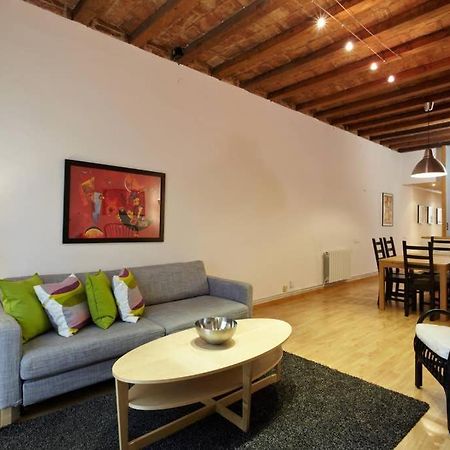 Beautiful apartment in Eixample Barcelona Exterior foto